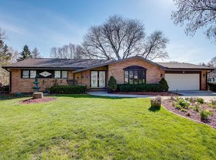 8268 Flagstone Ct, Greendale, WI 53129