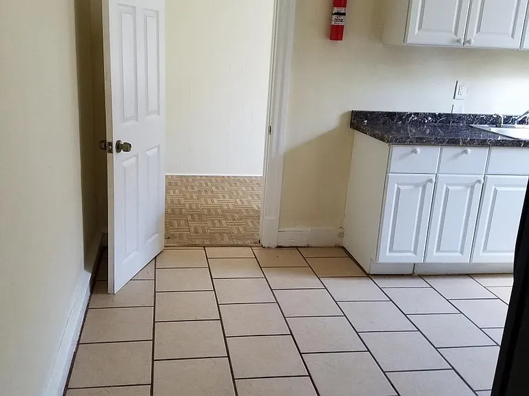 4703 Longshore Ave #2A — Photo 9