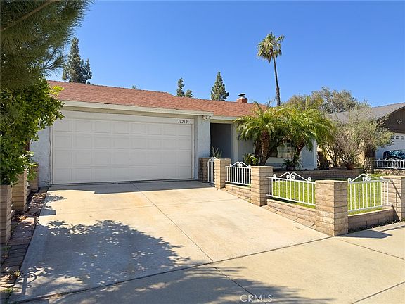 3rd image of 10262 Mandalay Ct