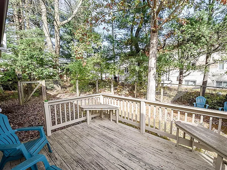 921 S Eastside Dr — Photo 7