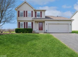 1343 E Fox Chase Dr, Round Lake Beach, IL 60073