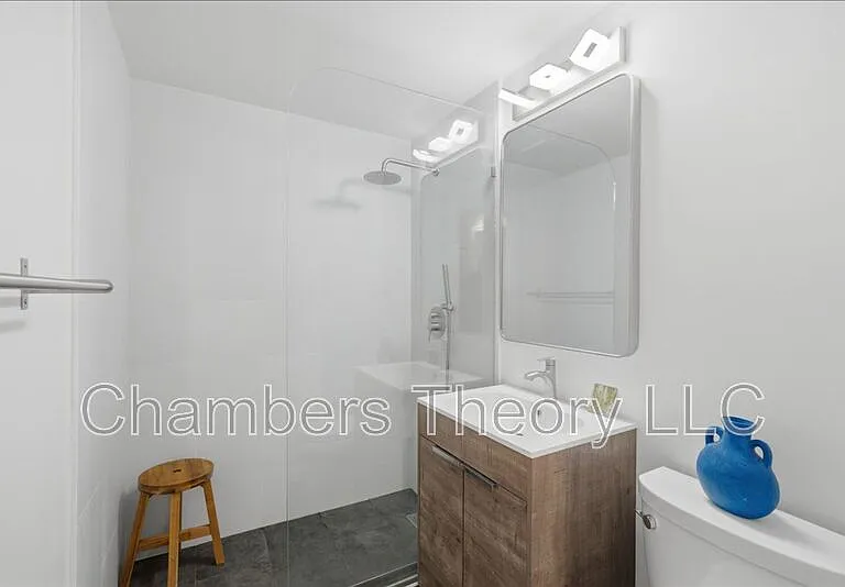 912 N Lexington St — Photo 23
