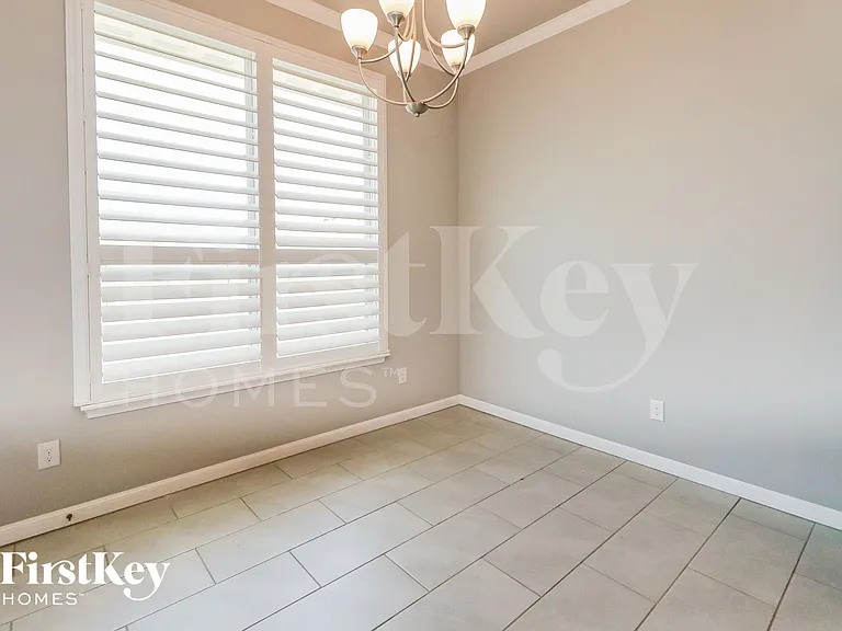 1720 Gladington Ct — Photo 6