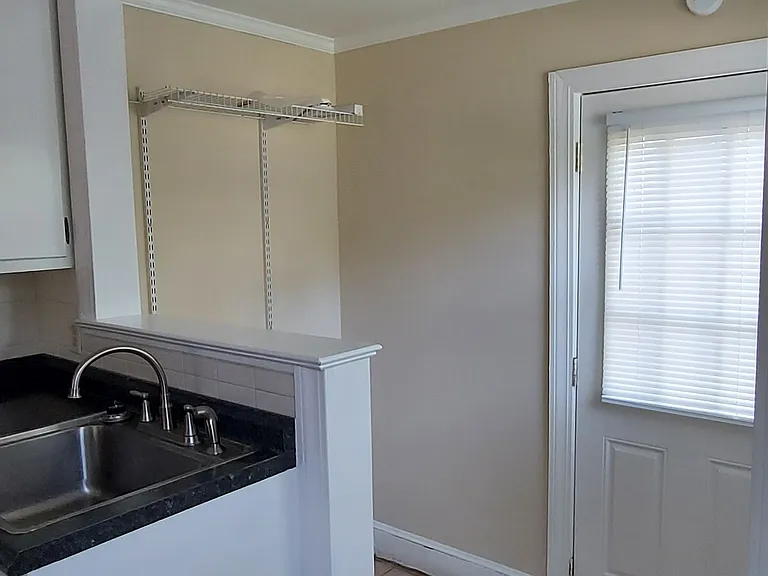 110 N Holly St — Photo 8