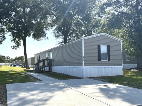 407 Chloe Cir, Timmonsville, SC 29161
