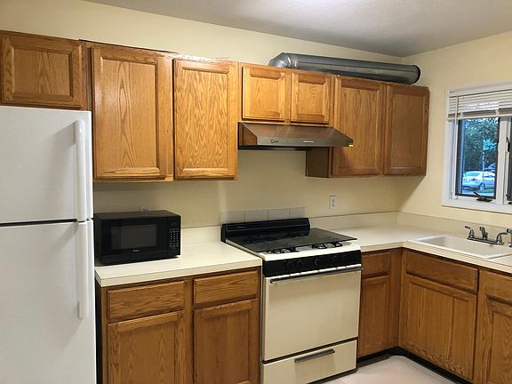 4th image of 51 Memphis Ave #1