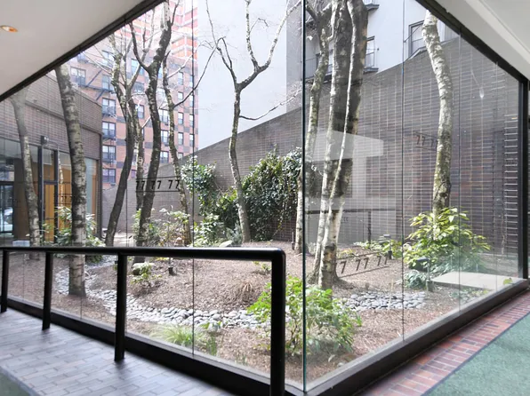 77 Bleecker Street image 2 of 27