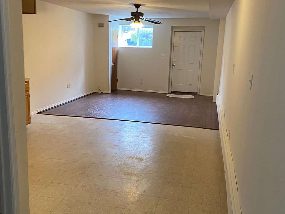 1st image of 126 Llewellyn Pl #1