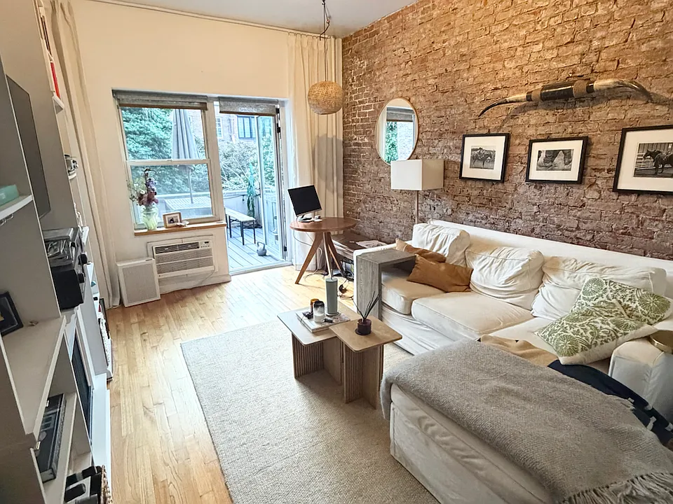 40 Grove St #3C