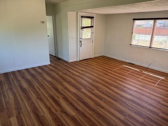 3rd image of 5785 Klondike Dr
