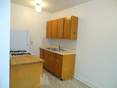 2nd image of 2129 N Dayton St #2129101