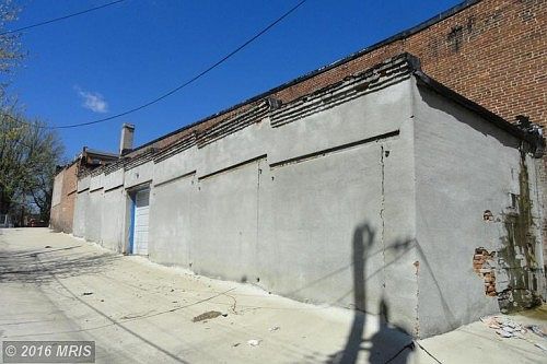 4th image of 1801 N Longwood St
