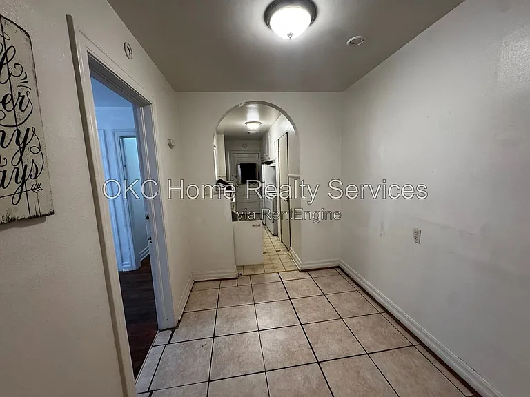 2840 NW 23rd St — Photo 8