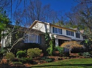 494 Weymouth Dr, Wyckoff, NJ 07481