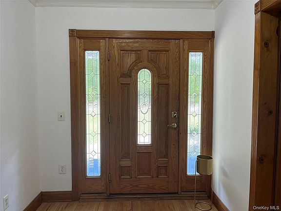 4th image of 1799 Wading River Manor Road