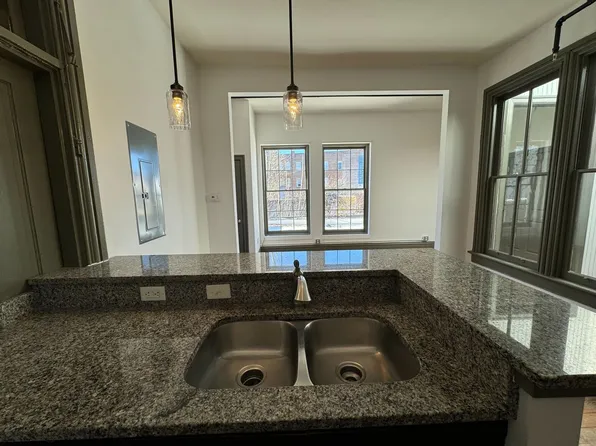 1100 Hull Street Apartments