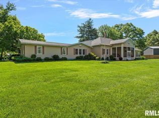 4 Nightingale Dr, Springfield, IL 62711