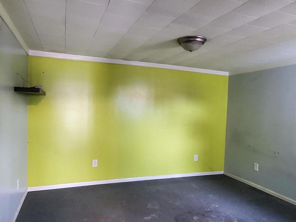 17 E 9th St, Dresden, OH 43821 Zillow