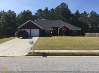 561 Taylor Dr, Loganville, GA 30052