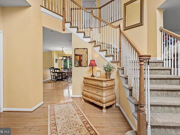 3rd image of 22 Hope Rd