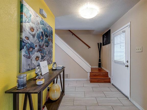 3rd image of 1806 Briarpath Ln