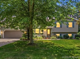 1720 Scott Creek Dr NE, Belmont, MI 49306