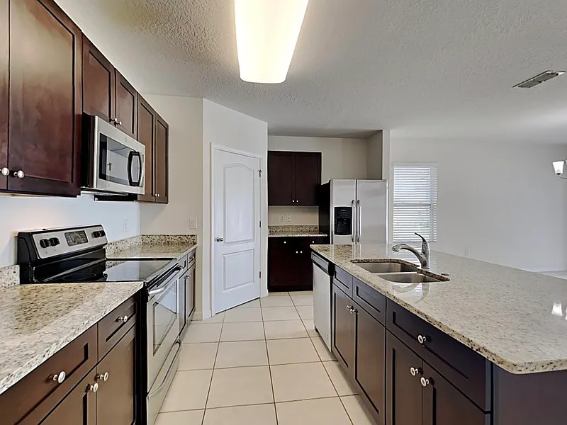 4 bed, 2.0 bath, 1767 sqft, $2,250 — Photo 3