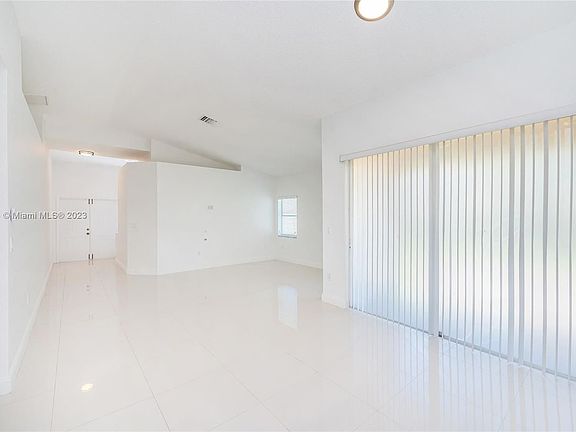 4th image of 5048 NW 112th Ct