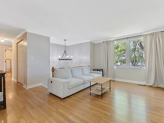 4th image of 4258 Amblewood Ln
