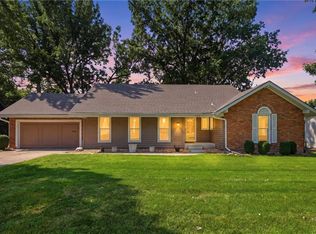 7309 W 101st St, Overland Park, KS 66212