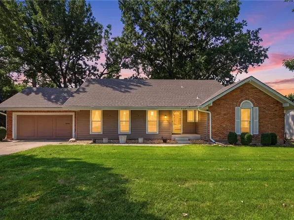 7309 W 101st St, Overland Park, KS 66212