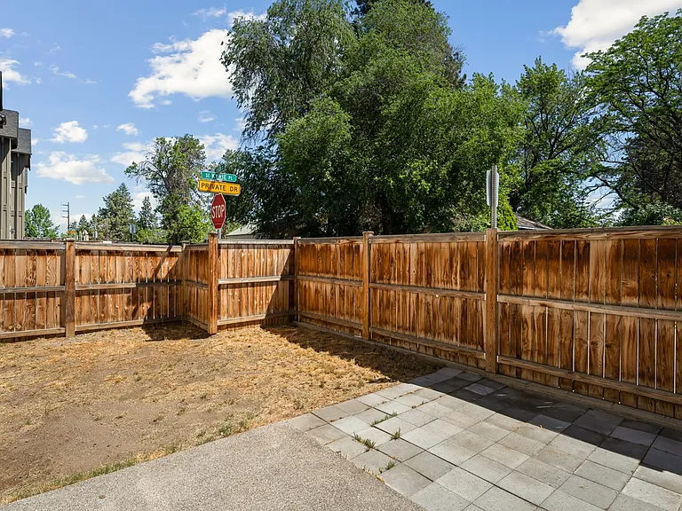 1064 SE Leonel Ln — Photo 41