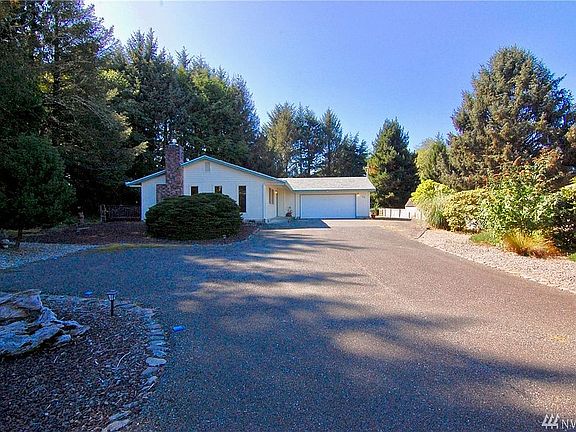 2nd image of 32 Schram Dr