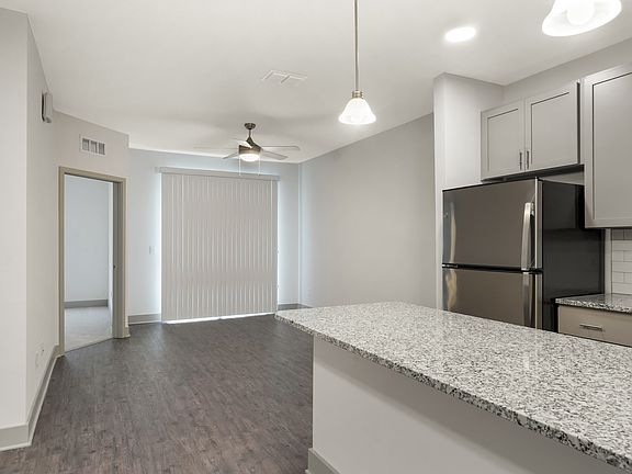 3rd image of 9760 Pepper Tree Trl #9802-105