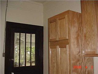 4th image of 841 W Saint Peter St