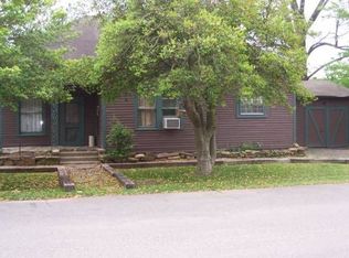 106 NE 2nd St, Atkins, AR 72823