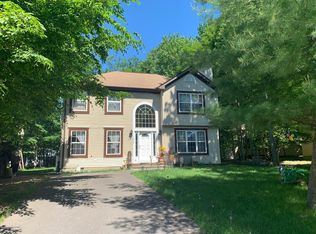 7049 Vista Dr, Tobyhanna, PA