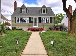 61 Linwood St, West Haven, CT 06516