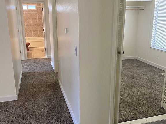 5th image of 1083 Pinewood Dr