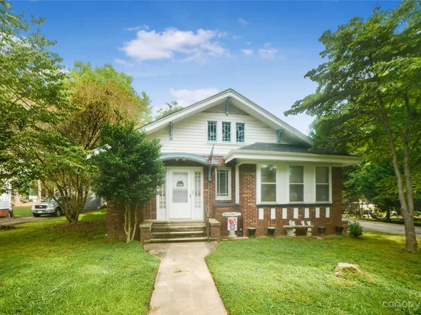 50 Maple St, Badin, NC 28009
