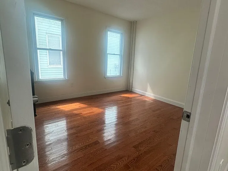 92 N Allen St #2 — Photo 10