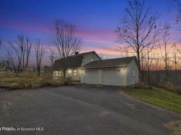 1752 Owego Tpke, Honesdale, PA 18431