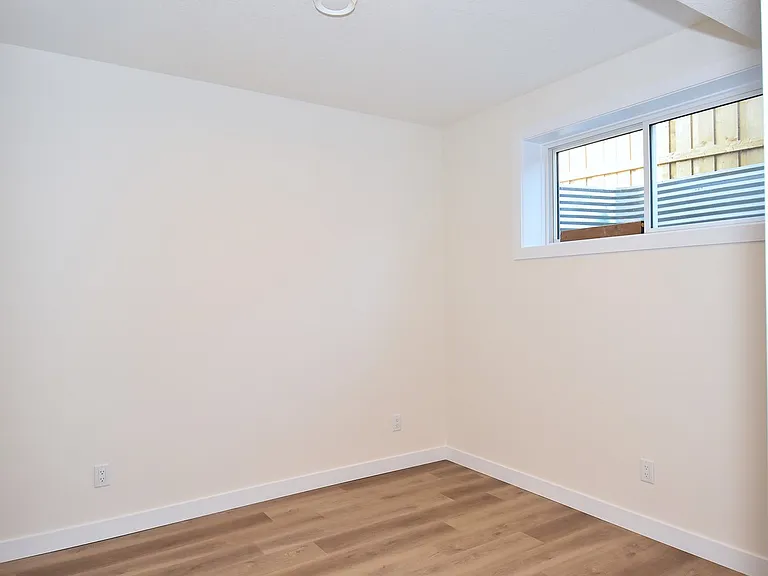 2133 5th Ave SW — Photo 43