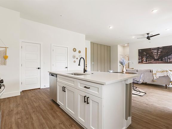 3rd image of 1811 Webberville Rd #1206