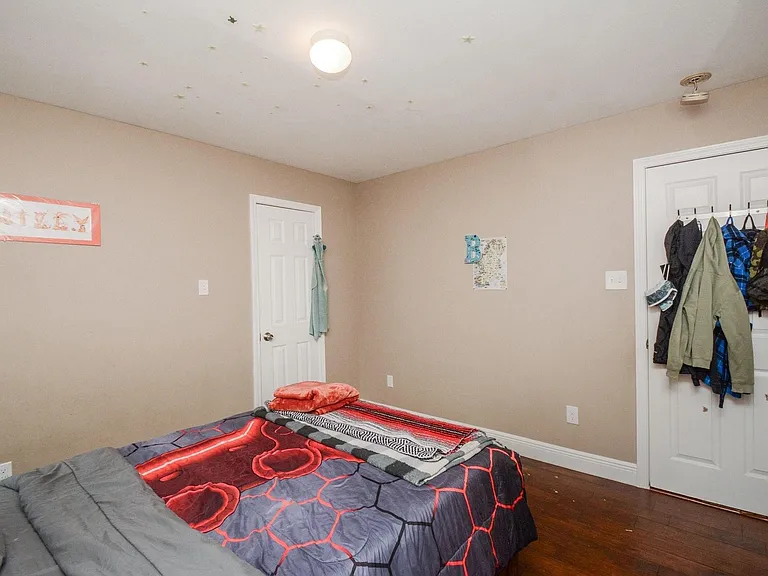 1402 Chestnut Ridge Rd — Photo 6