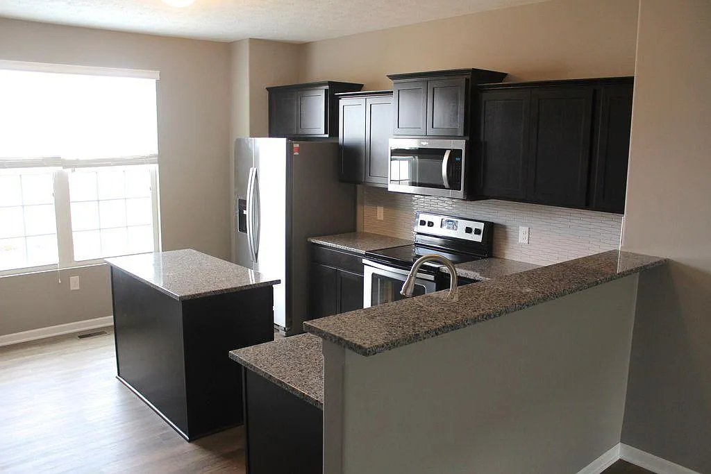 kitchen - 5449 Eagle River Dr