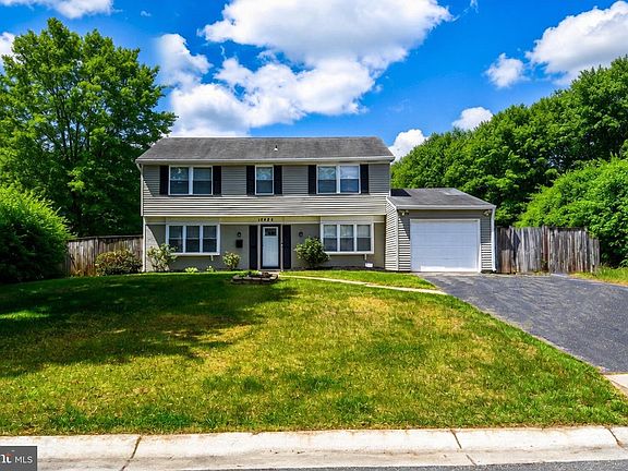 3rd image of 12424 Melling Ln