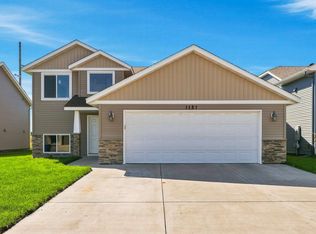 1121 Yellowstone Ave, Saint Cloud, MN 56303