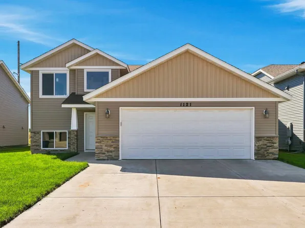1121 Yellowstone Ave, Saint Cloud, MN 56303