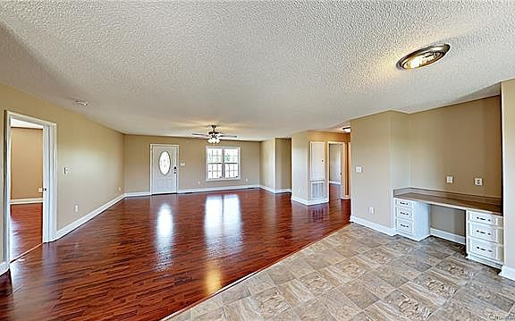 4th image of 125 Chambwood Ln